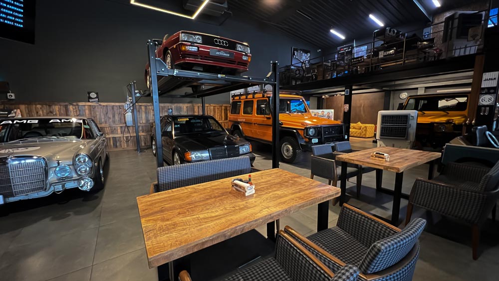 The top Cars Cafe in Dubai